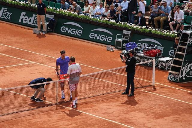 1663593474224017796.jpeg 800px-Roland_Garros_2015_-_Roger_Federer_&_Stan_Wawrinka_(23471908856).jpeg